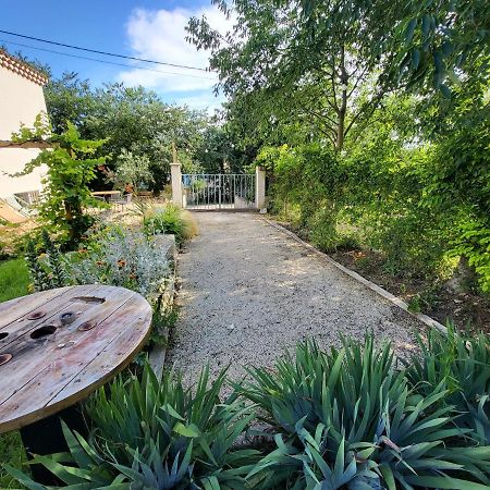La Casita Lägenhet Saint-Étienne-du-Grès Exteriör bild